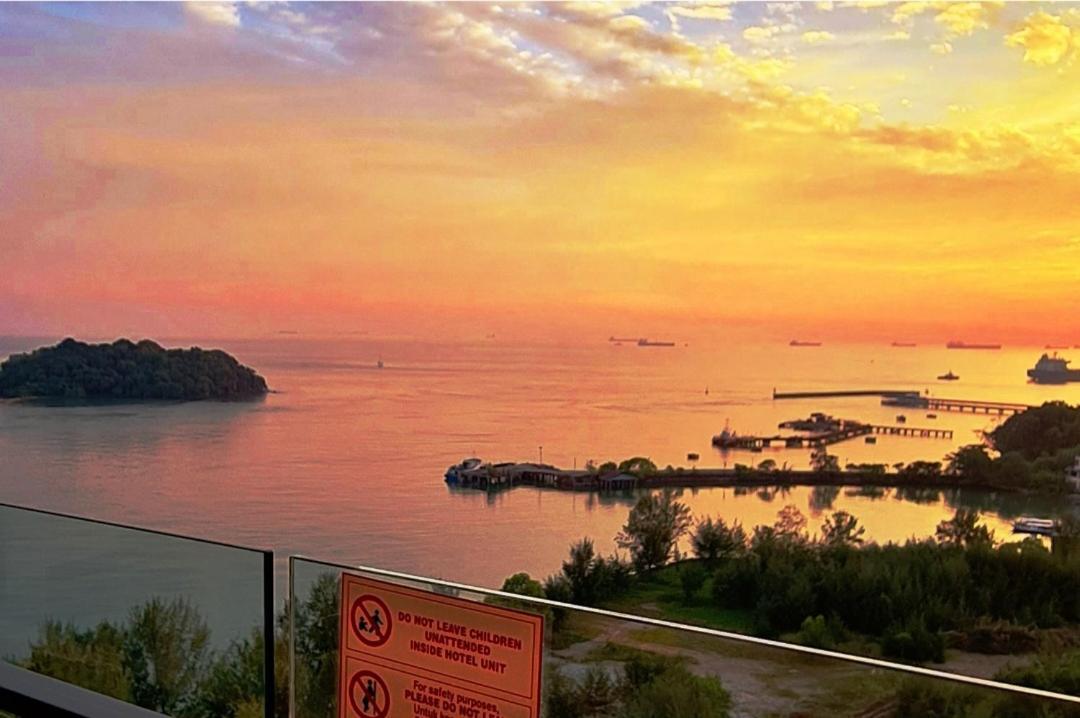 Pd Seaview Sunset Cozy Staycation With Pool & Netflix, Private Unit Apartment Port Dickson