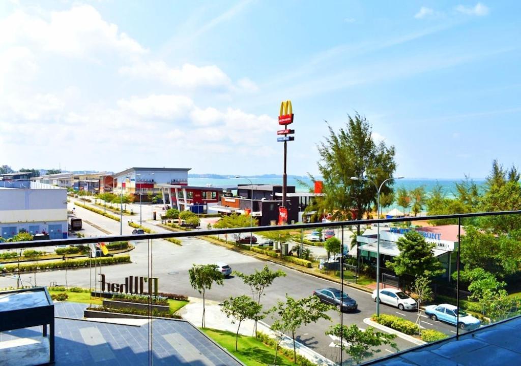 Pd Seaview Sunset Cozy Staycation With Pool & Netflix, Private Unit * Port Dickson